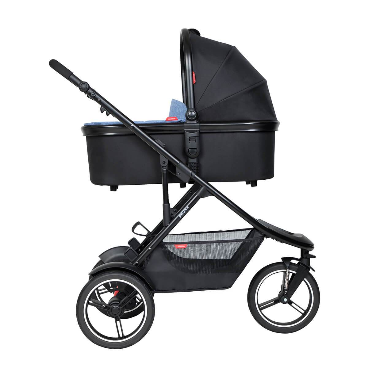 dash pram showing carrycot in parent facing position - phil&teds dash and snug