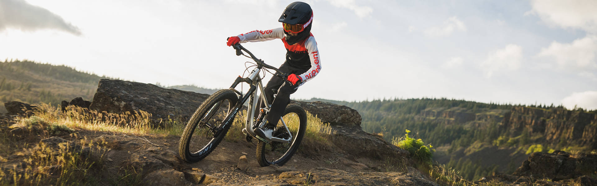 Giant Faith 24 kids mountain bike