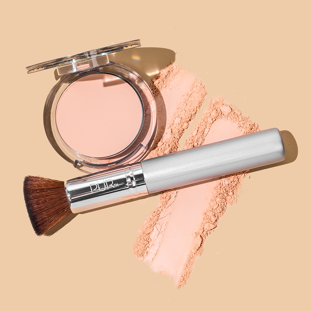 highlight
4-in-1 Pressed Mineral Makeup Broad