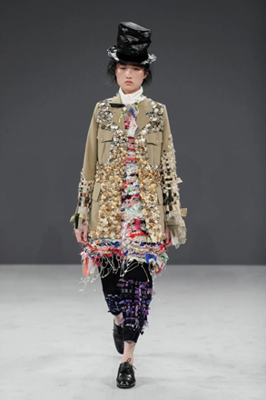 A picture containing person
Description automatically generated