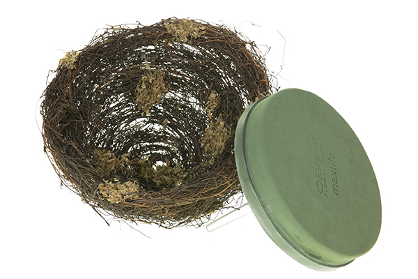 Find a nest that can hold a round European bridal bouquet holder.