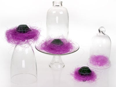 Choose containers (in this case cloches), then secure an IGLU to it with a UGlu dash. Cover the IGLU with sisal to hide the mechanics.