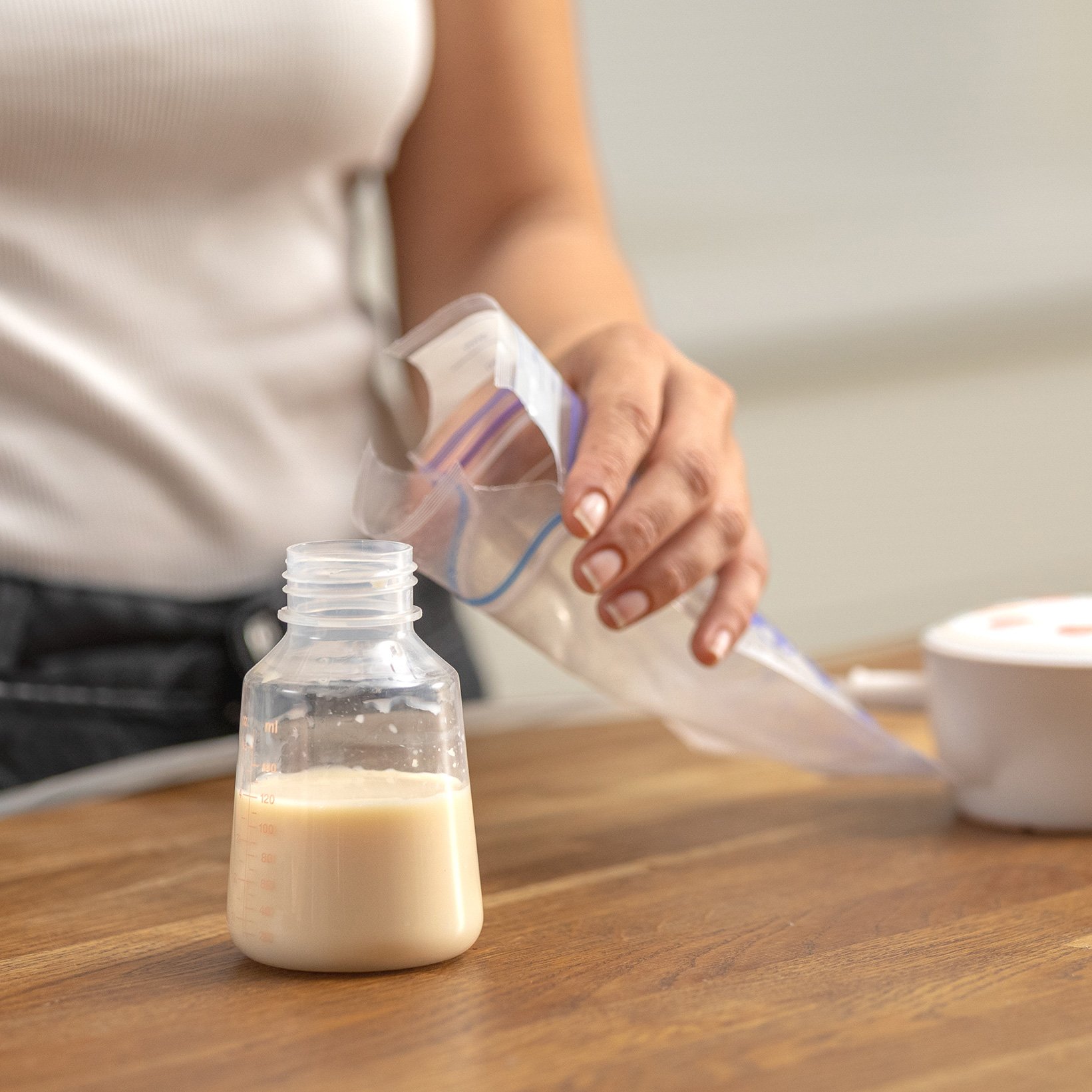 preparing breastmilk 