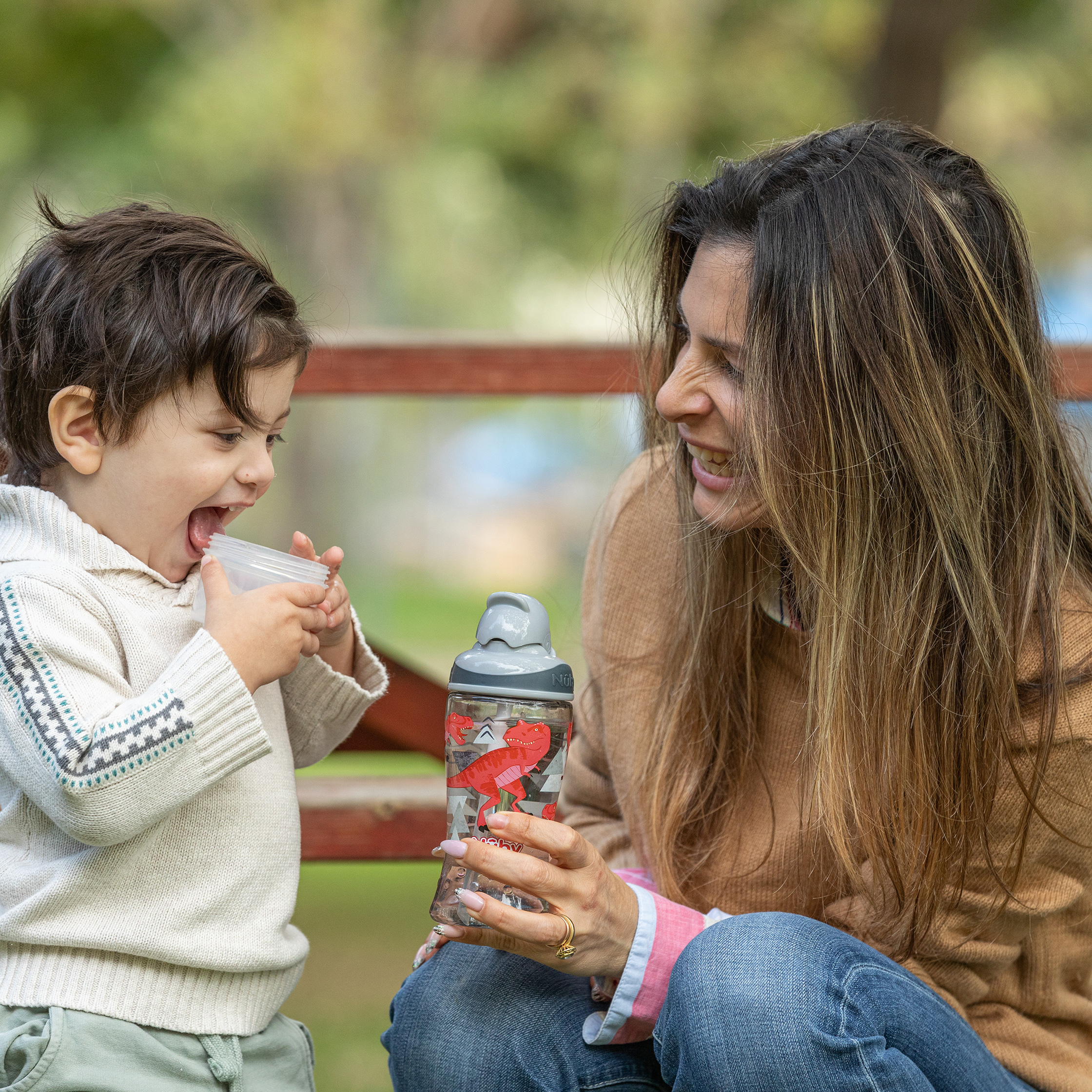 kid and his mommy