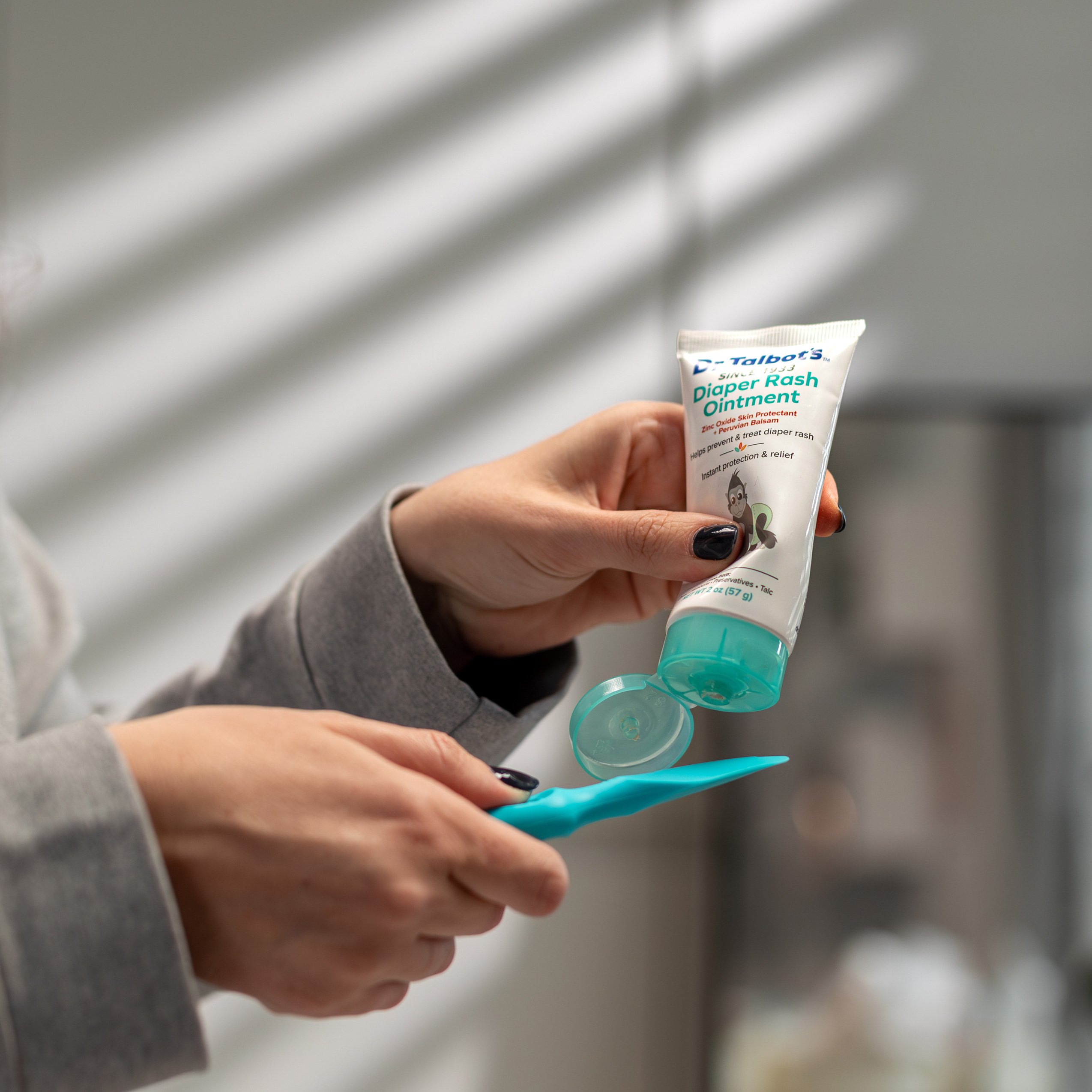 Applying diaper cream