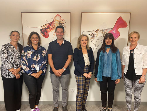 (FAR LEFT TO RIGHT) JODY, ANDREA (DOHERTY INSTITUTE), DAVID, PROFESSOR SHARON LEWIN (DOHERTY INSTITUTE), SHARON & DELWYN.