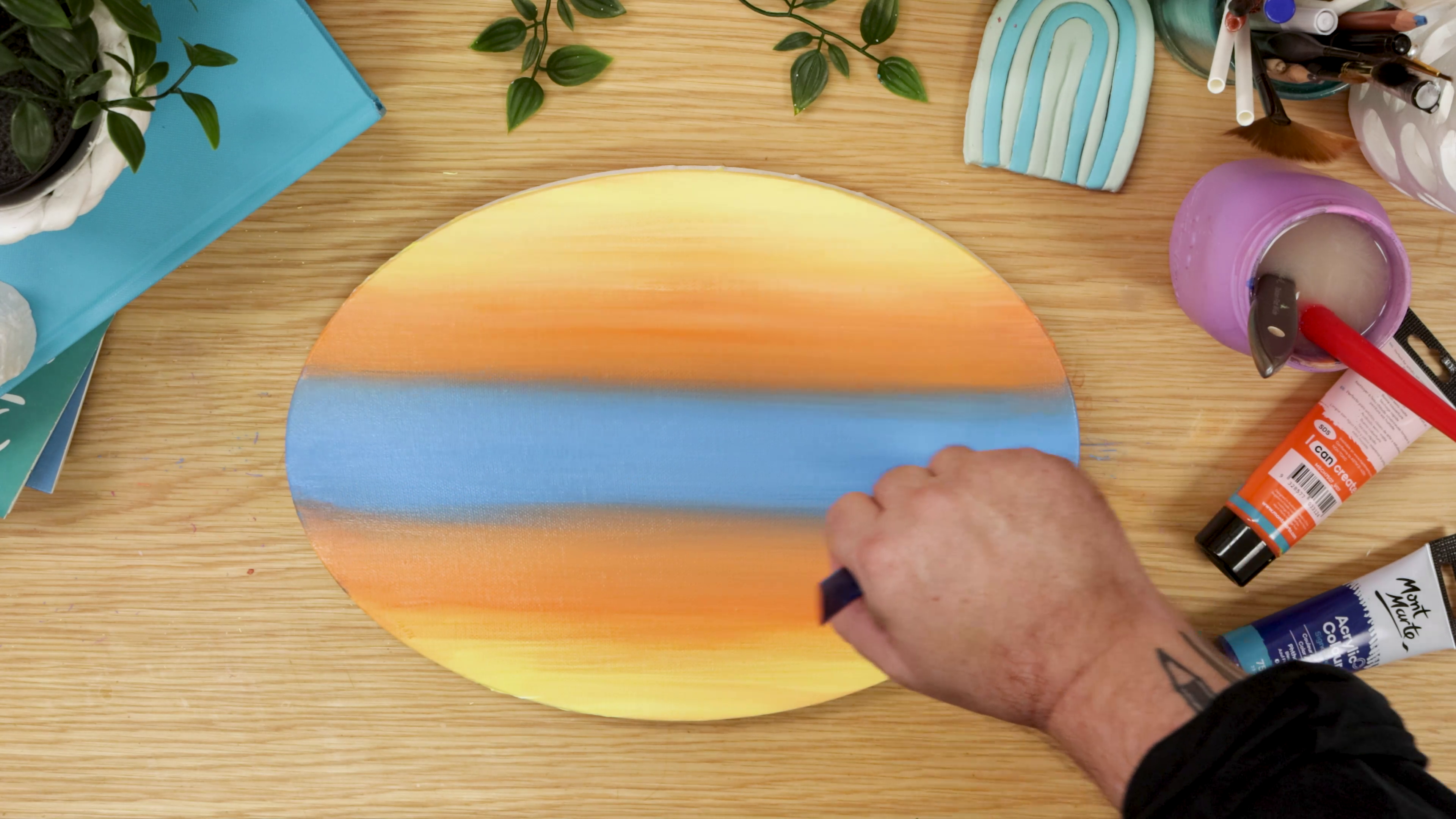 Blending bakcground sky colours on oval canvas