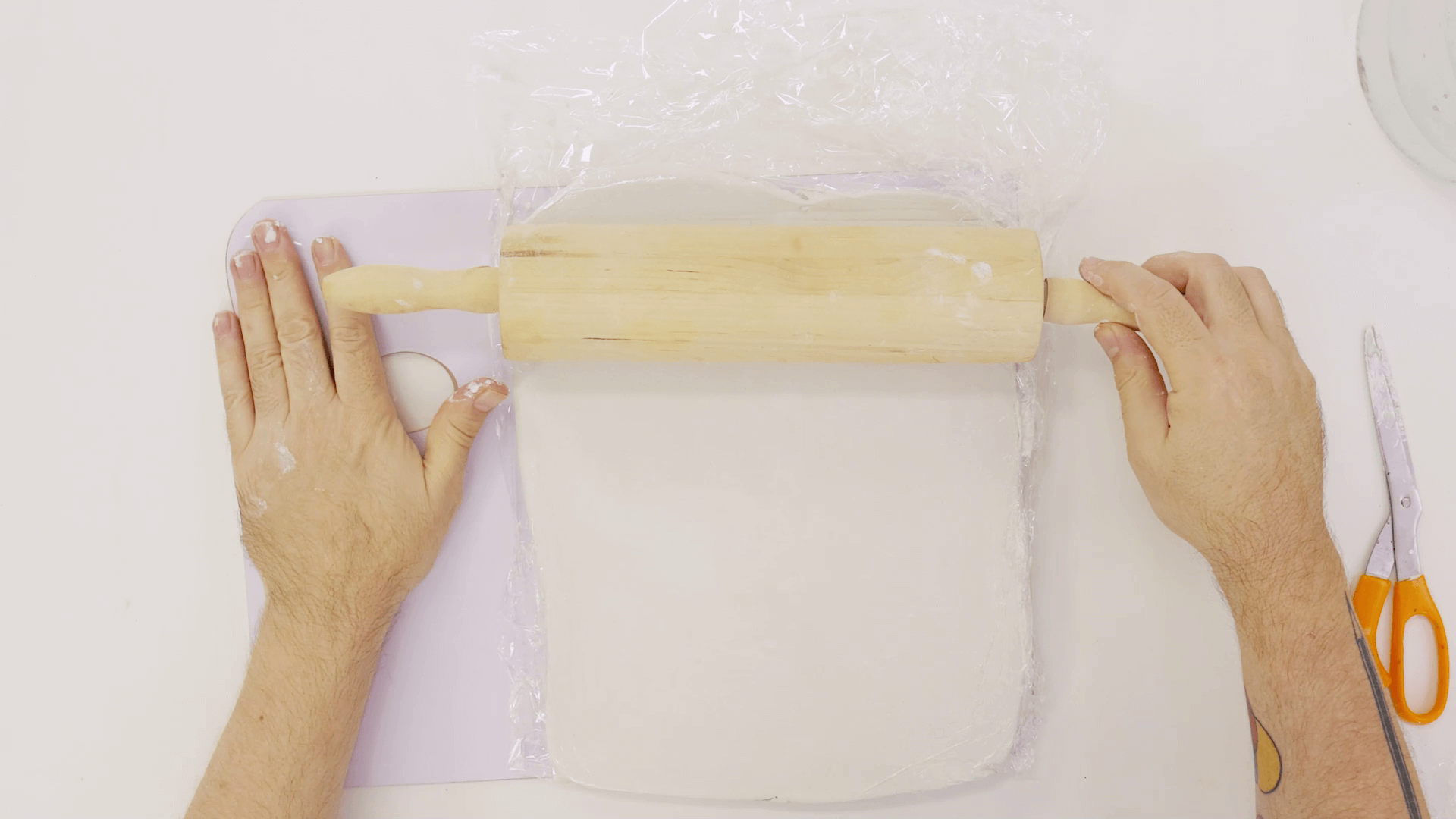 Create a paint palette with air drying clay – Mont Marte Global