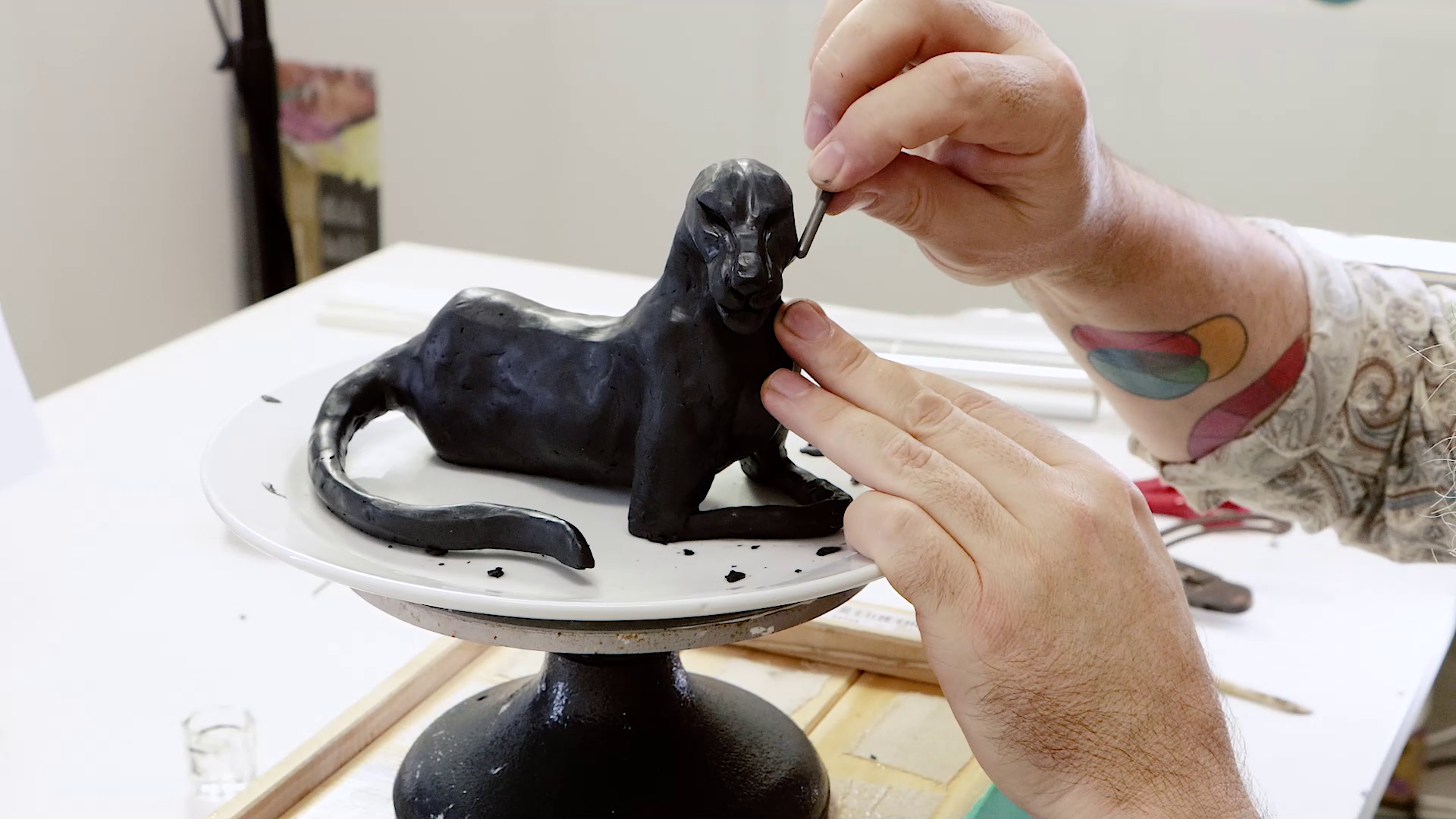 Sculpting the face of the jaguar with modelling tools