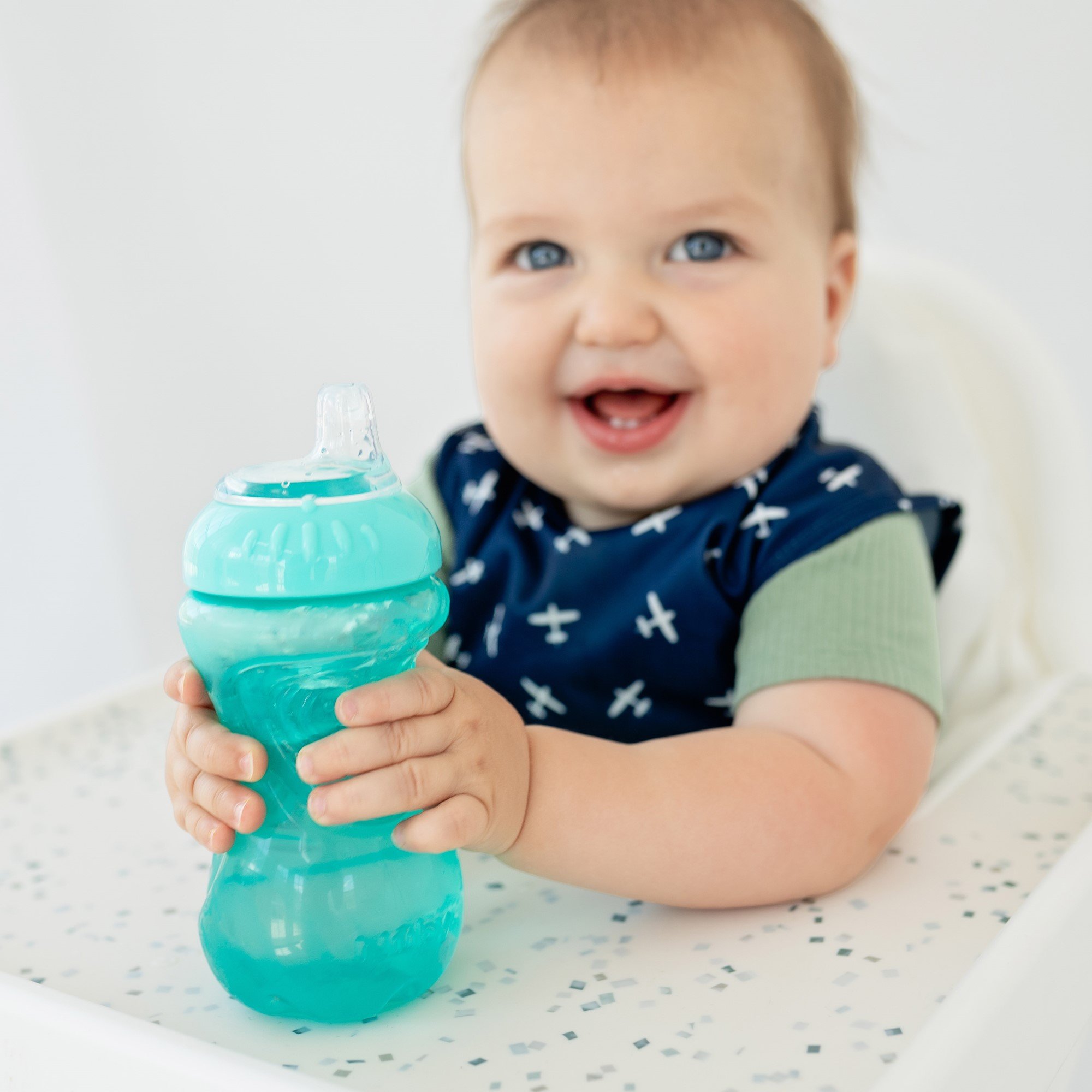 Choosing Between a Sippy Cup and a Straw Cup– ezpz