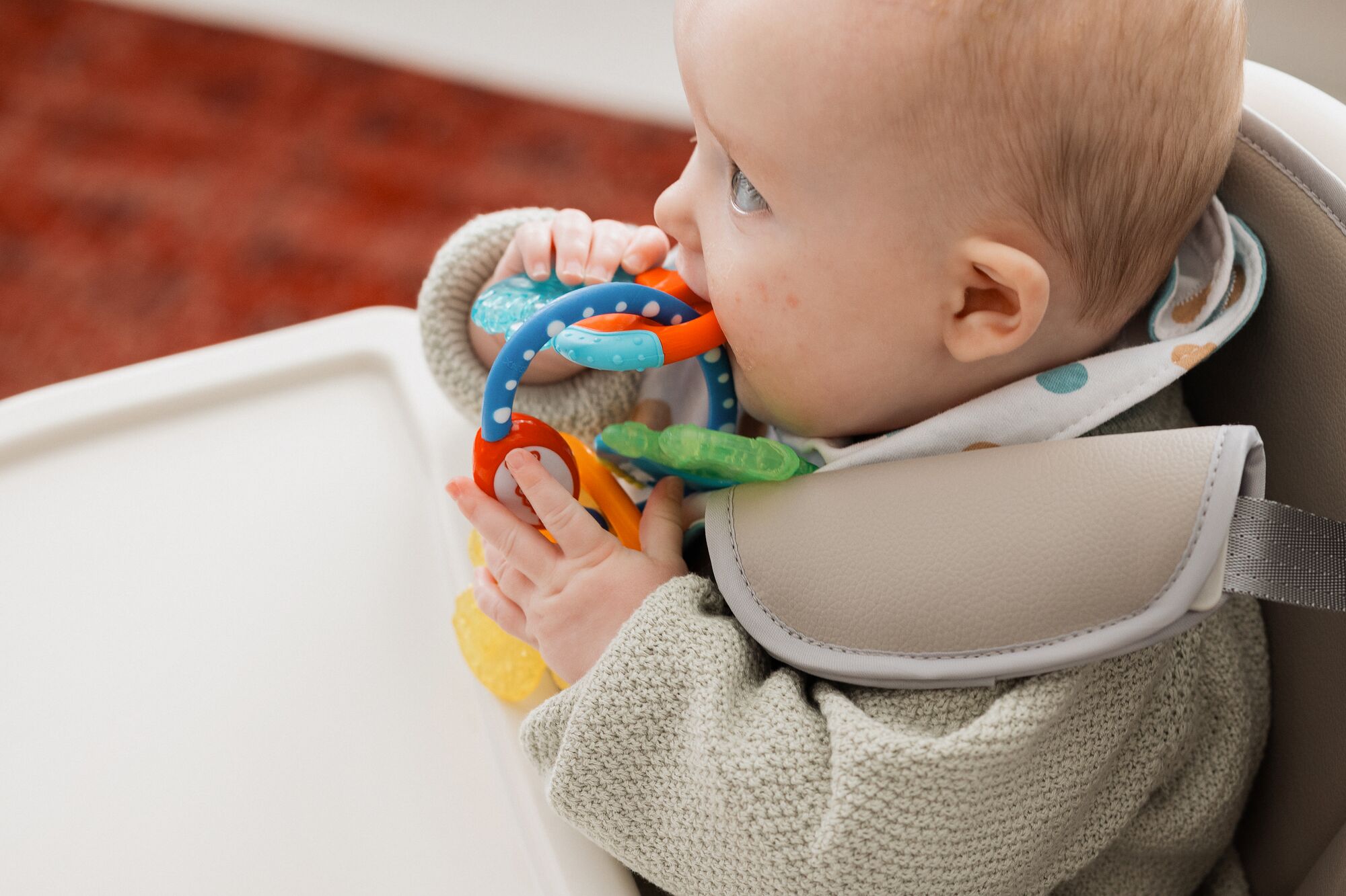 Baby chewing teether toy