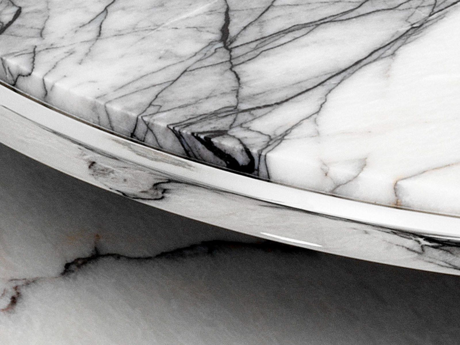 Metal finishes and marble detail