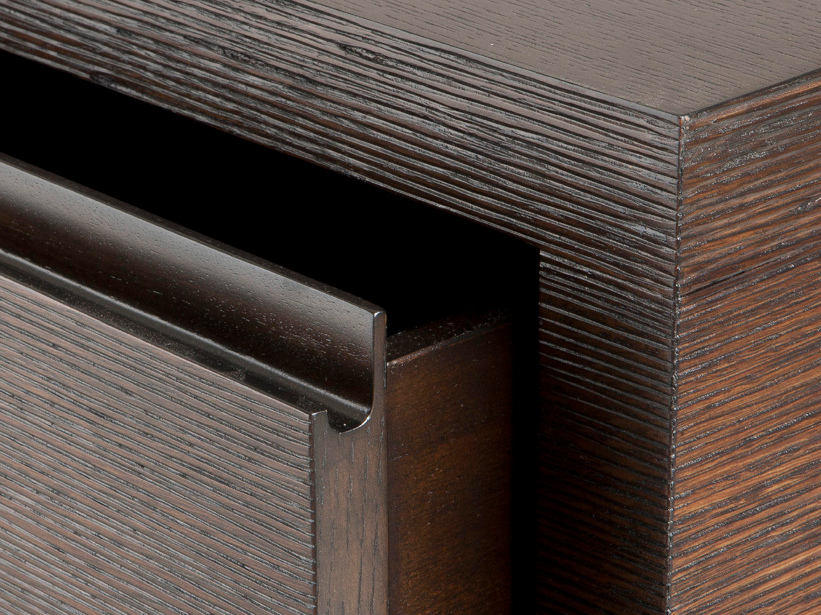 Veneer detail