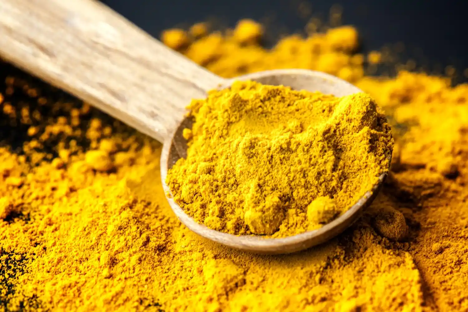 Does turmeric stain your teeth