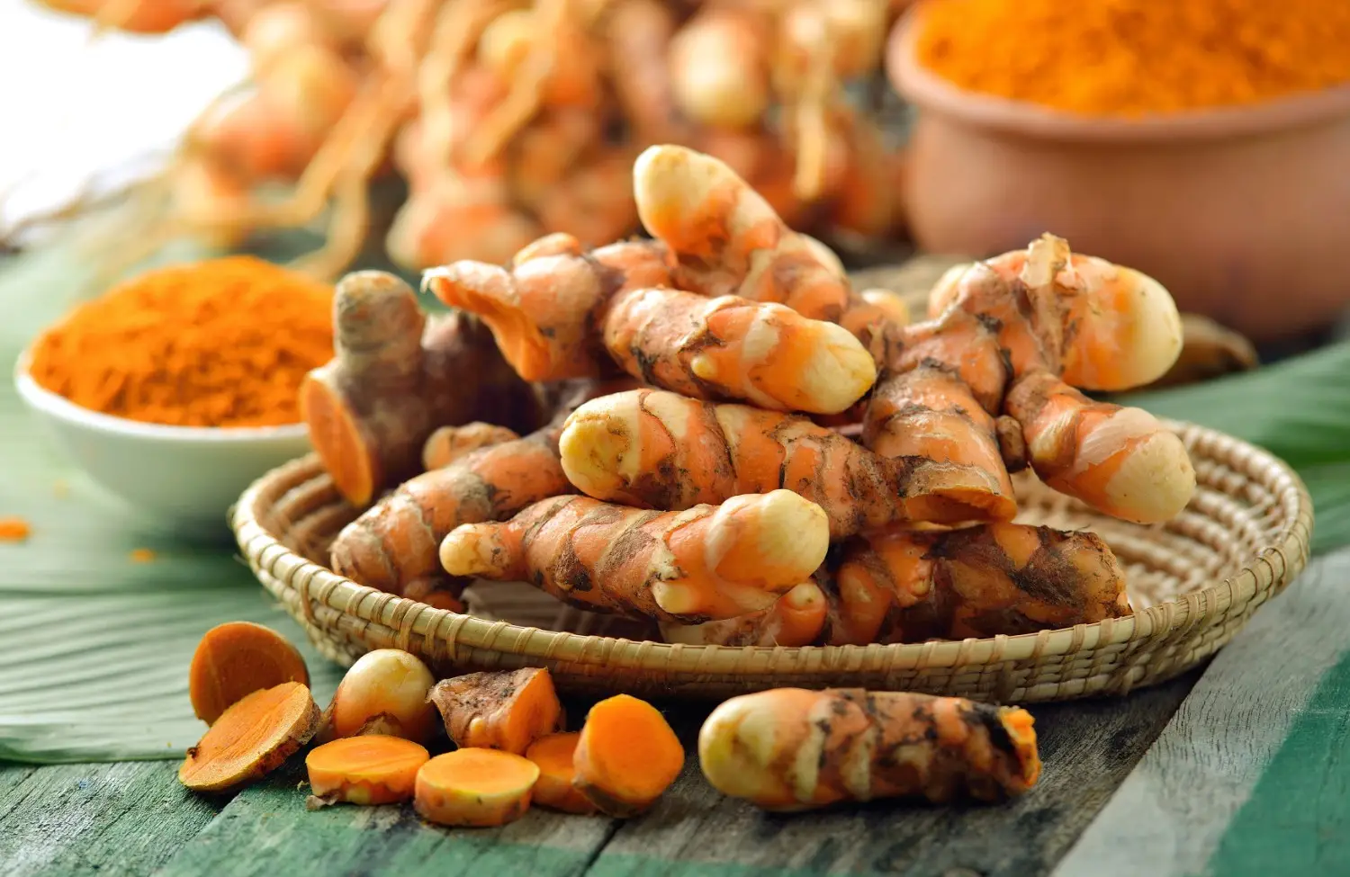 what does turmeric taste like